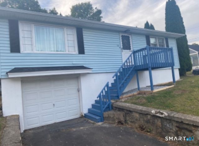 53 Hamden Avenue, Waterbury, CT 06704