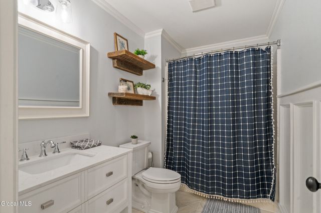 7 Royal Henley Court, Saratoga Springs, Outside, NY 12866