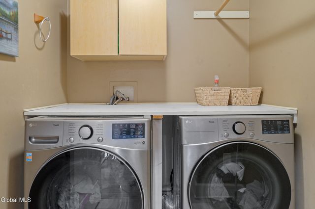 7 Royal Henley Court, Saratoga Springs, Outside, NY 12866