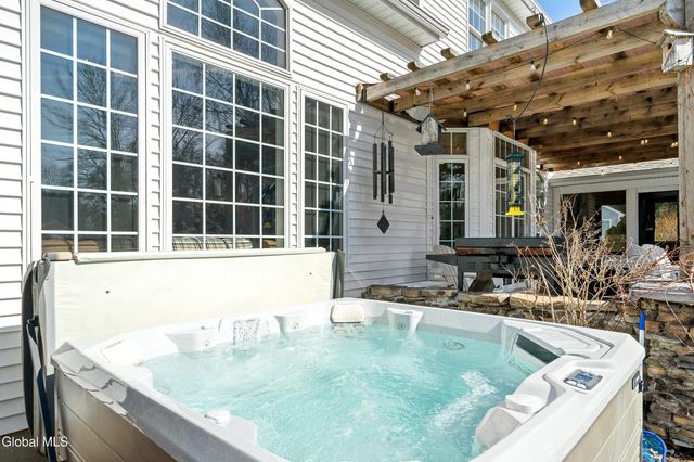 7 Royal Henley Court, Saratoga Springs, Outside, NY 12866