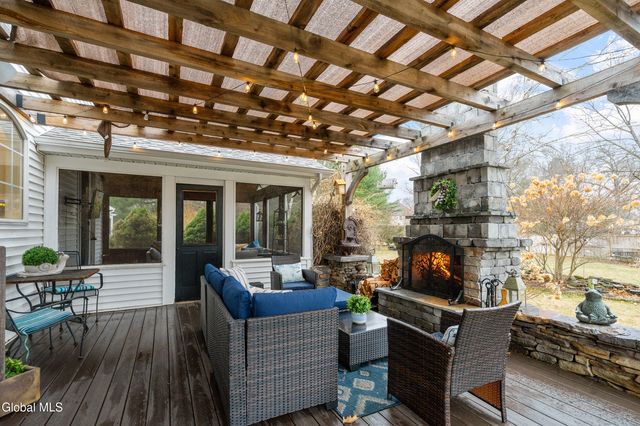 7 Royal Henley Court, Saratoga Springs, Outside, NY 12866