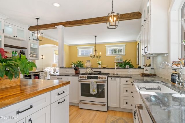 7 Royal Henley Court, Saratoga Springs, Outside, NY 12866