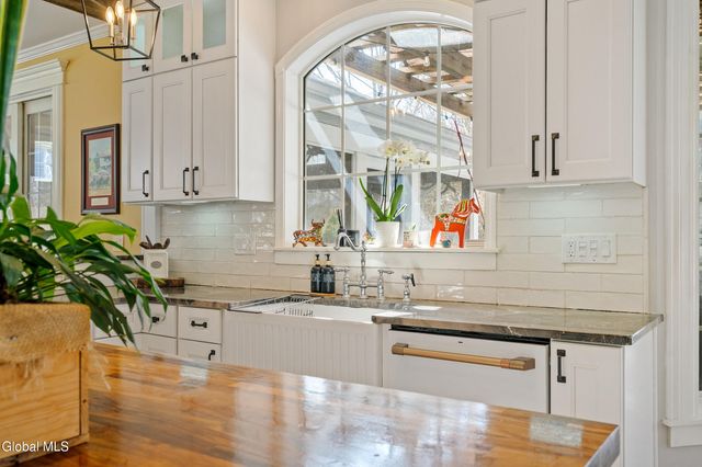 7 Royal Henley Court, Saratoga Springs, Outside, NY 12866