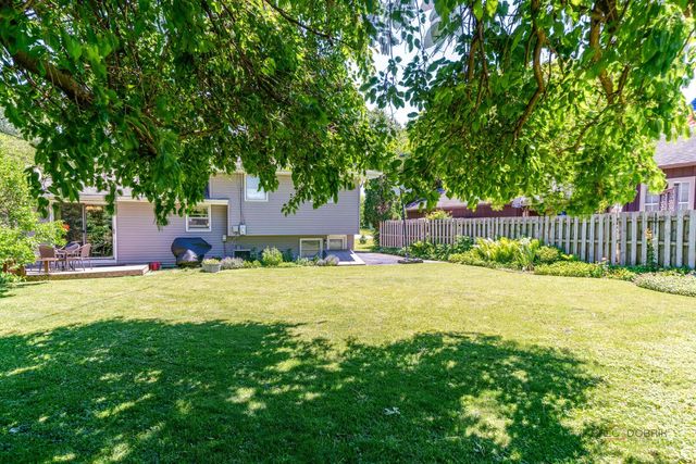 1407 Washington Street, Lake In The Hills, IL 60156