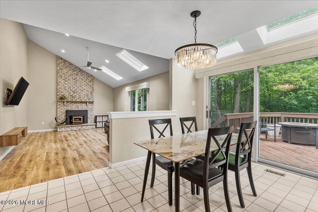 26 Ruset Lane, Farmingdale, NJ 07727