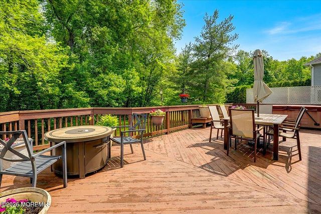 26 Ruset Lane, Farmingdale, NJ 07727