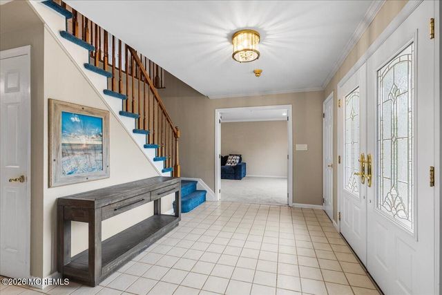 26 Ruset Lane, Farmingdale, NJ 07727
