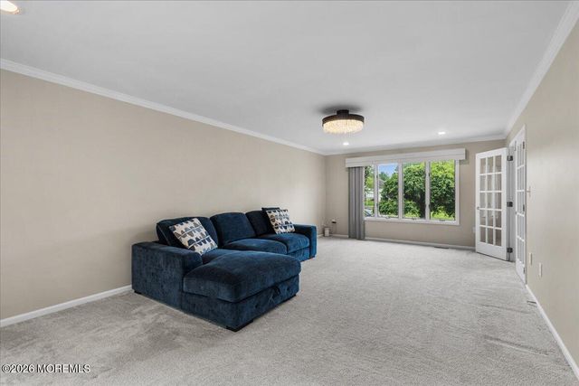 26 Ruset Lane, Farmingdale, NJ 07727