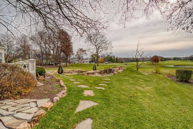 4206 Royal Fox Drive, St. Charles, IL 60174