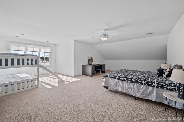 4206 Royal Fox Drive, St. Charles, IL 60174