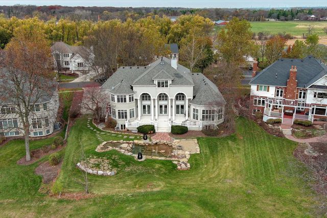 4206 Royal Fox Drive, St. Charles, IL 60174