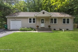 18 Oak Lane, New Egypt, NJ 08533