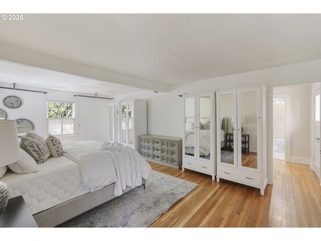 1805 Sw ELIZABETH St, Portland, OR 97201