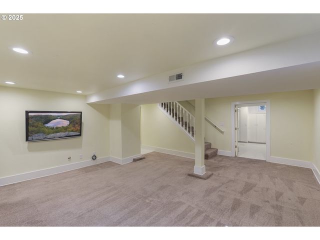 1805 Sw ELIZABETH St, Portland, OR 97201