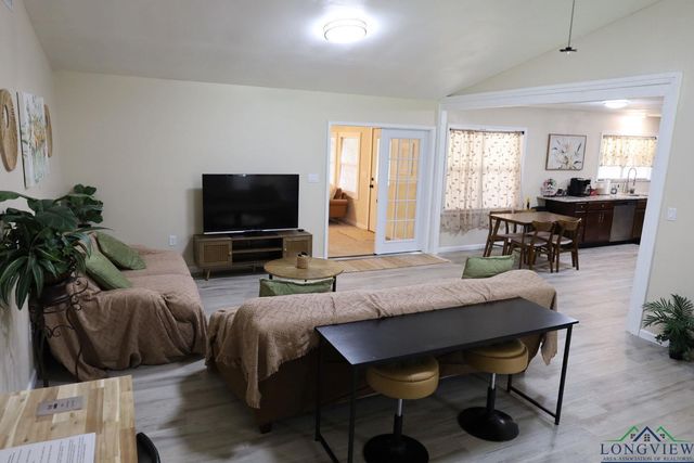 325 Roma, Waskom, TX 75692