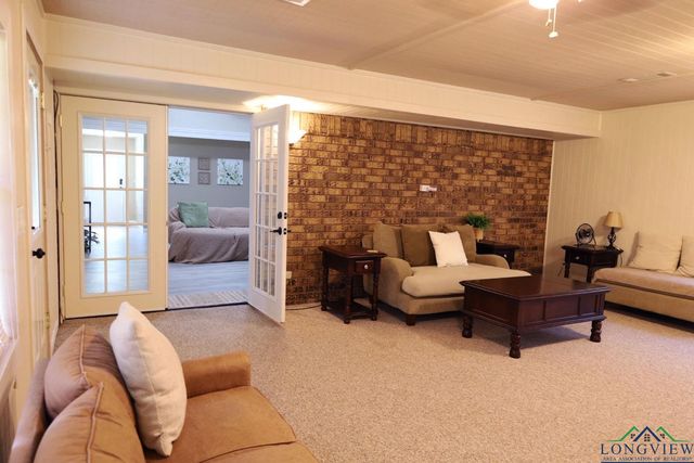 325 Roma, Waskom, TX 75692