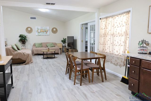 325 Roma, Waskom, TX 75692