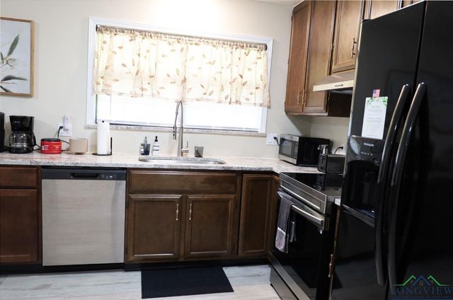 325 Roma, Waskom, TX 75692