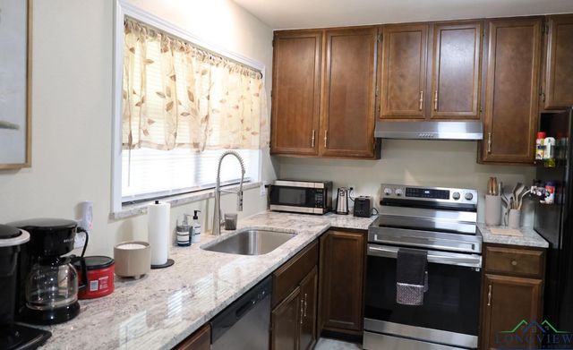 325 Roma, Waskom, TX 75692