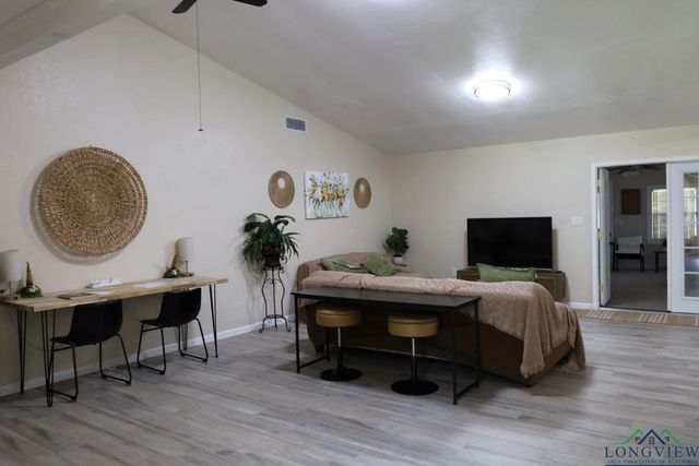 325 Roma, Waskom, TX 75692