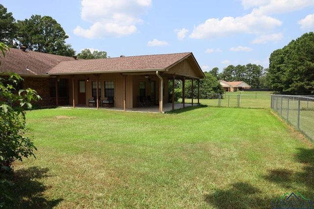 325 Roma, Waskom, TX 75692