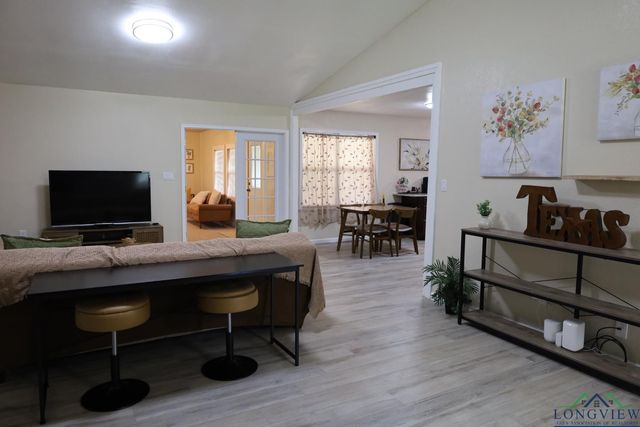 325 Roma, Waskom, TX 75692