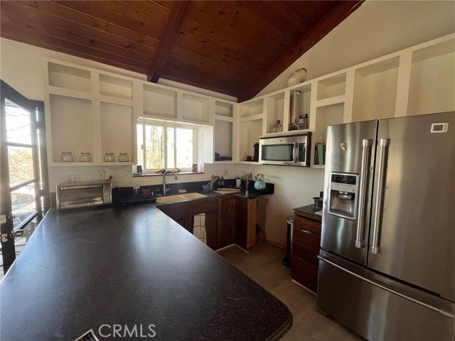 24691 Edelweiss Drive, Crestline, CA 92325