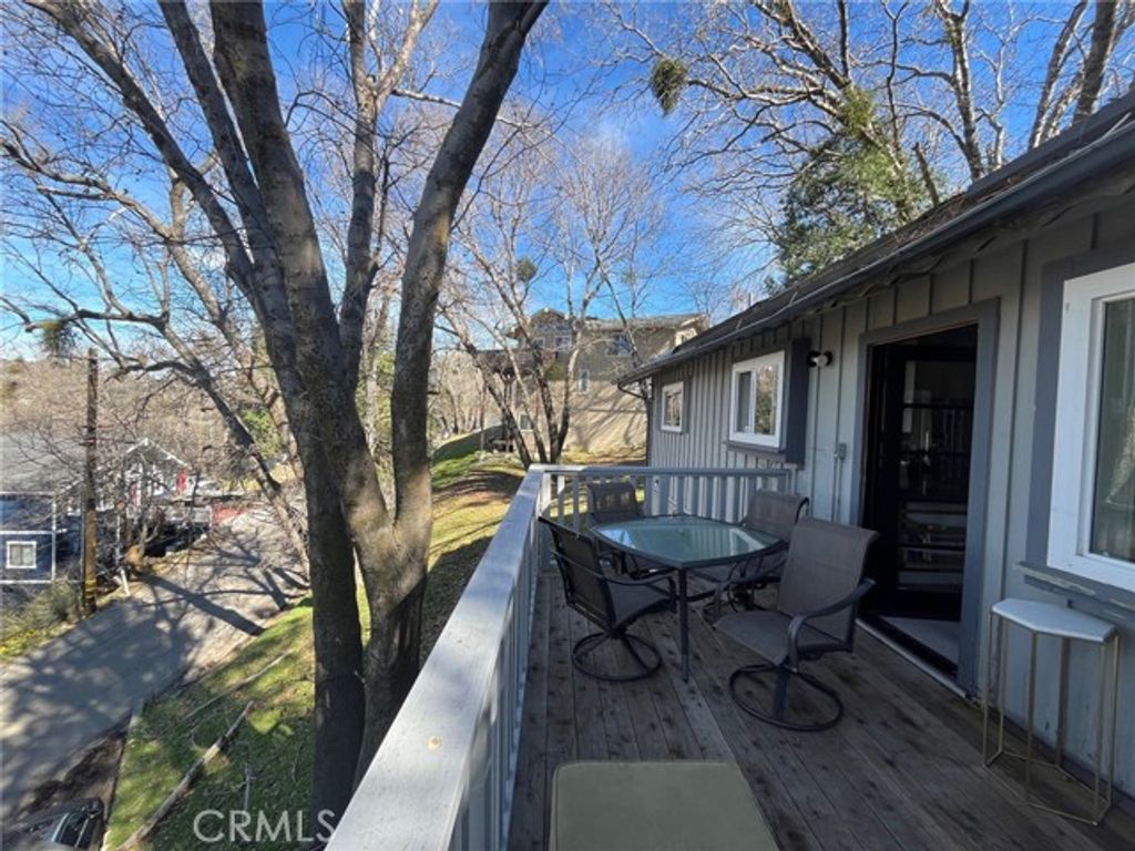 24691 Edelweiss Drive, Crestline, CA 92325