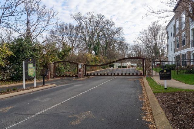 2600 Hillsboro Pike Apt 105, Nashville, TN 37212