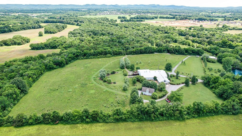 7052 W Gum Rd, Murfreesboro, TN 37127