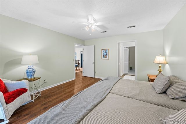 1700 Dauphine, Tuscaloosa, AL 35406