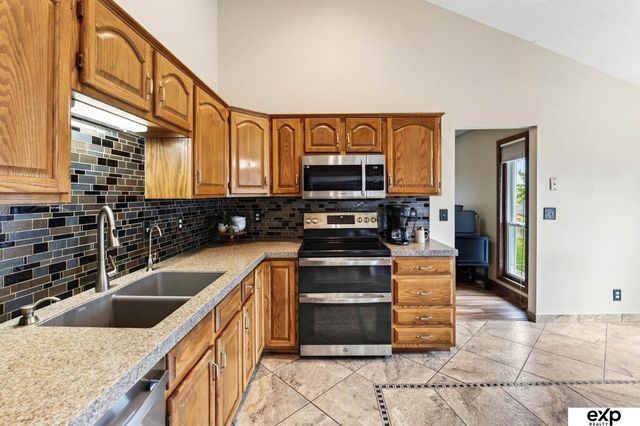 11421 S 44 Street, Bellevue, NE 68123