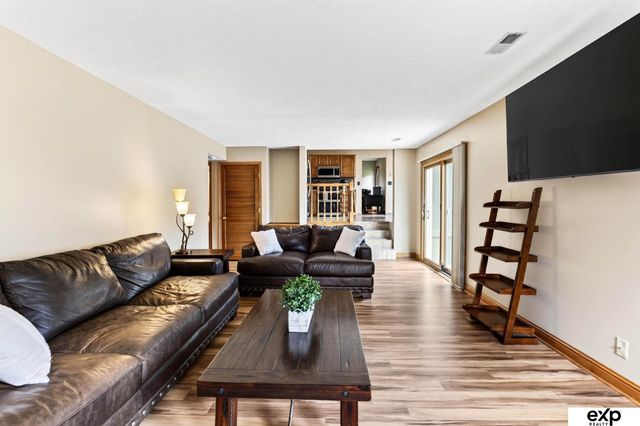 11421 S 44 Street, Bellevue, NE 68123