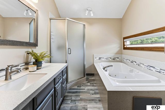 11421 S 44 Street, Bellevue, NE 68123