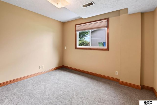 11421 S 44 Street, Bellevue, NE 68123