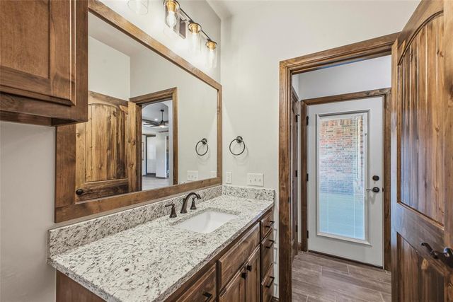 981 County Street 2984, Blanchard, OK 73010