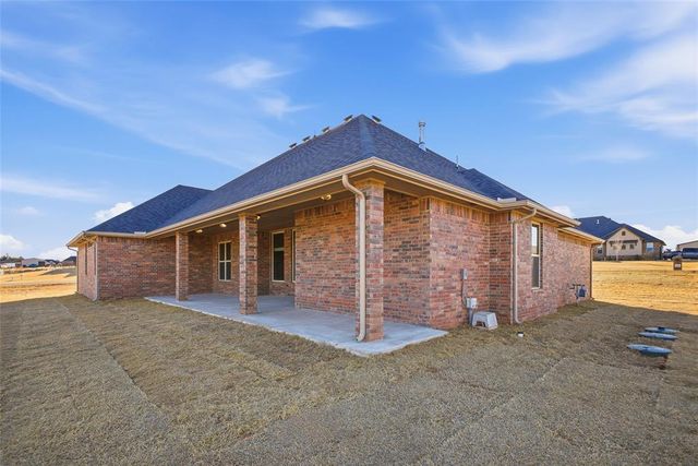 981 County Street 2984, Blanchard, OK 73010