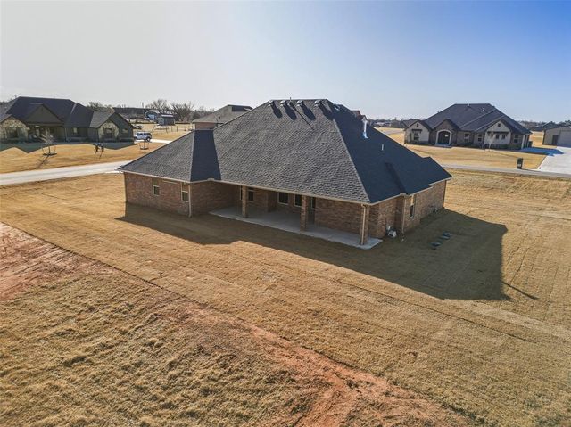 981 County Street 2984, Blanchard, OK 73010