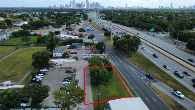 0 North Freeway, Houston, TX 77009