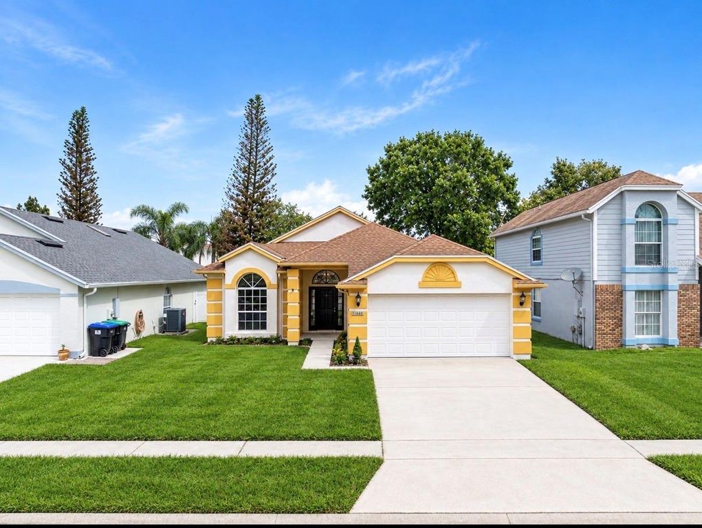 Image 2 of property listing at 2133 MEADOWMOUSE STREET, Orlando, FL 32837