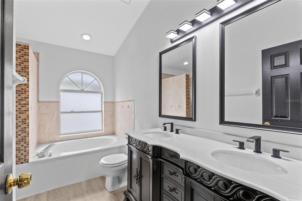 Image 18 of property listing at 2133 MEADOWMOUSE STREET, Orlando, FL 32837