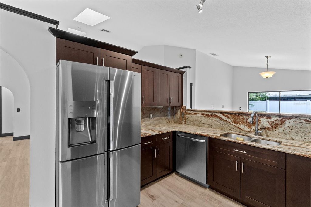 Image 10 of property listing at 2133 MEADOWMOUSE STREET, Orlando, FL 32837