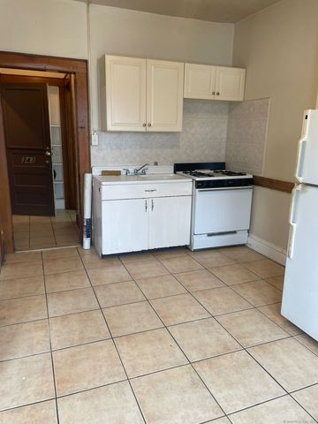 343 Wayne Street 1st, Bridgeport, CT 06606