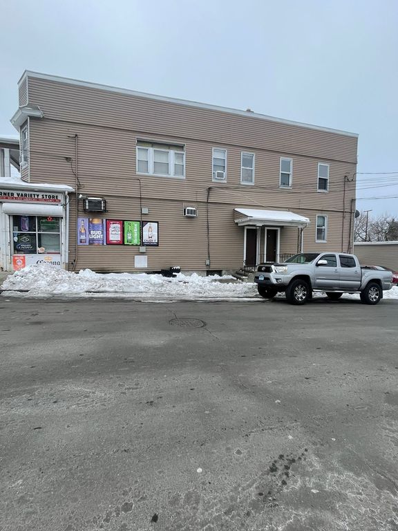 343 Wayne Street 1st, Bridgeport, CT 06606