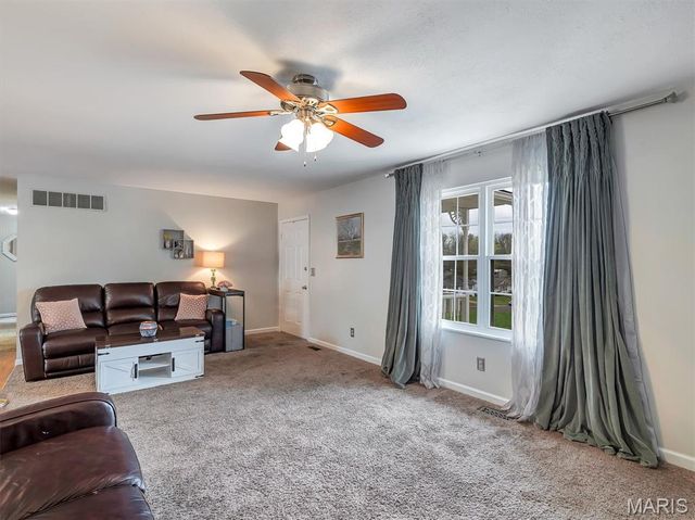 701 Nora Street, Washington, MO 63090