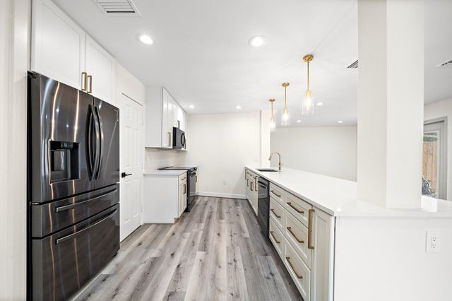 13170 Trail Hollow Drive 3170, Houston, TX 77079