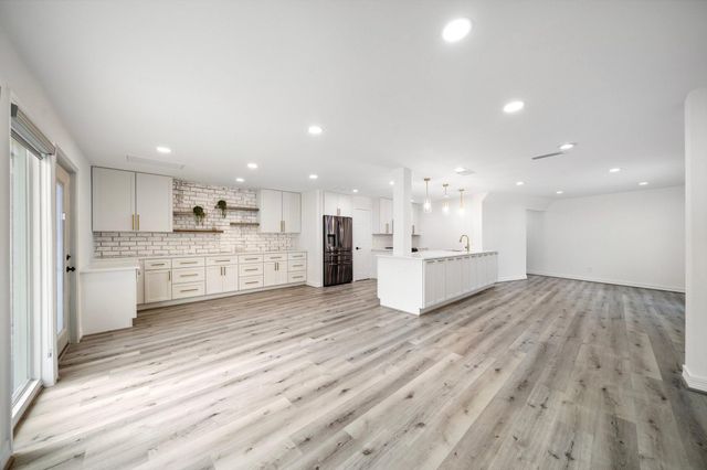 13170 Trail Hollow Drive 3170, Houston, TX 77079