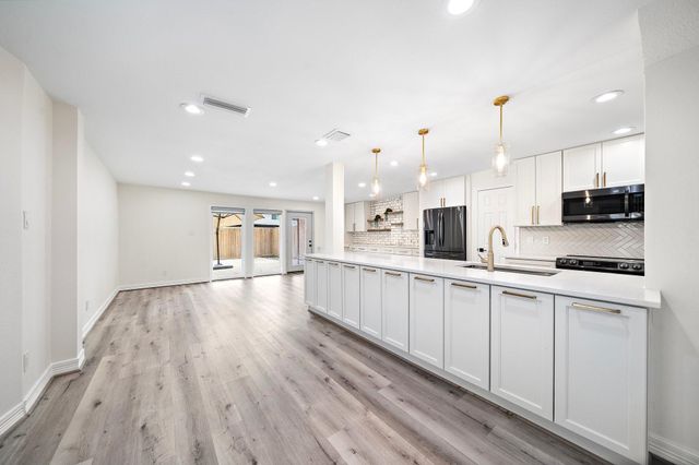 13170 Trail Hollow Drive 3170, Houston, TX 77079