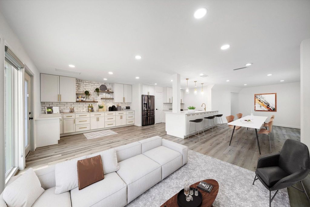 13170 Trail Hollow Drive 3170, Houston, TX 77079
