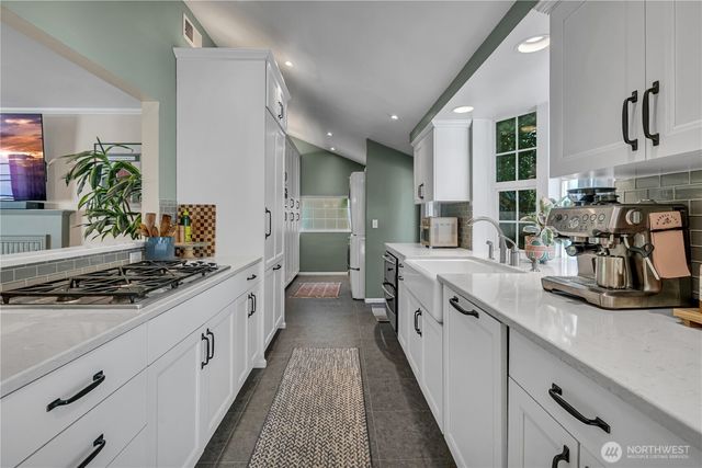 13041 25th Avenue NE, Seattle, WA 98125